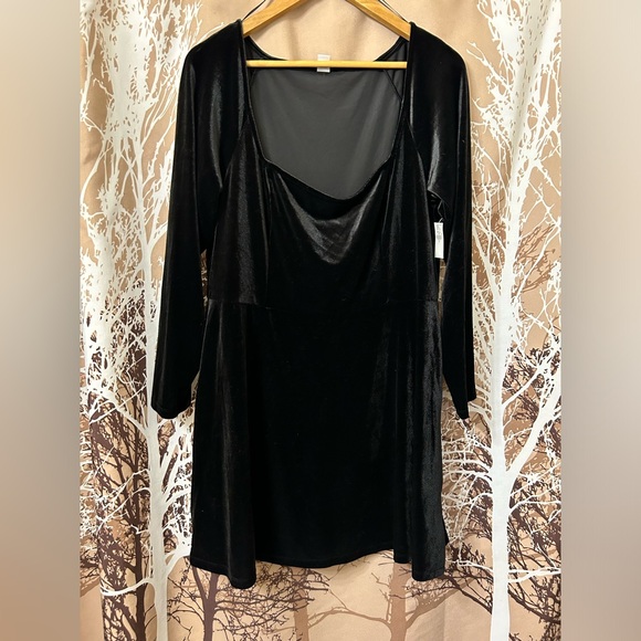 Old Navy Dresses & Skirts - Old Navy Black Velvet Long Sleeve Dress - Size XL